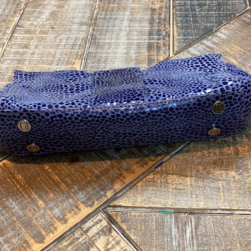 Cate Adair purple leather clutch/crossbody. - Picture 3 of 6